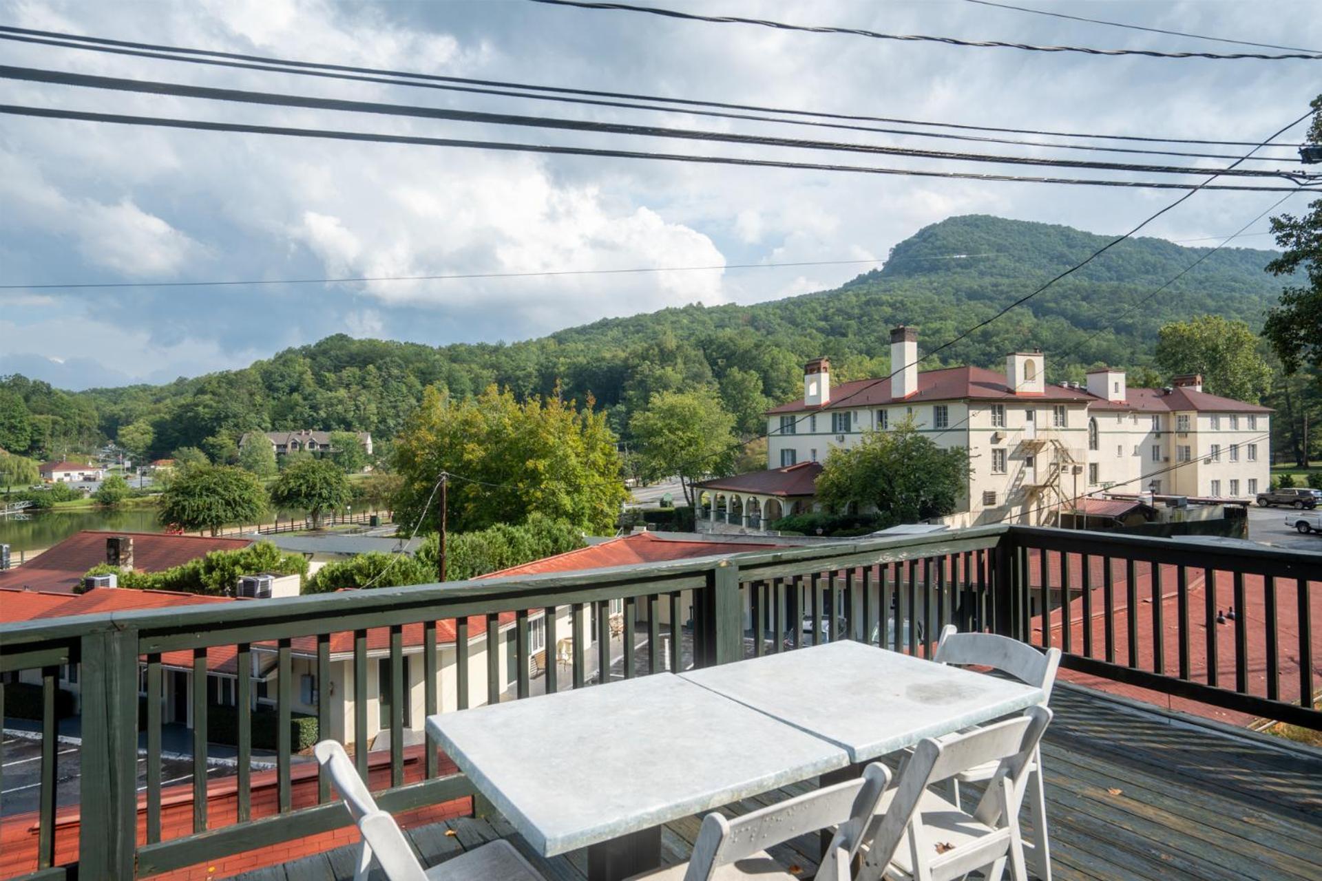 Lake Lure Inn And Spa エクステリア 写真