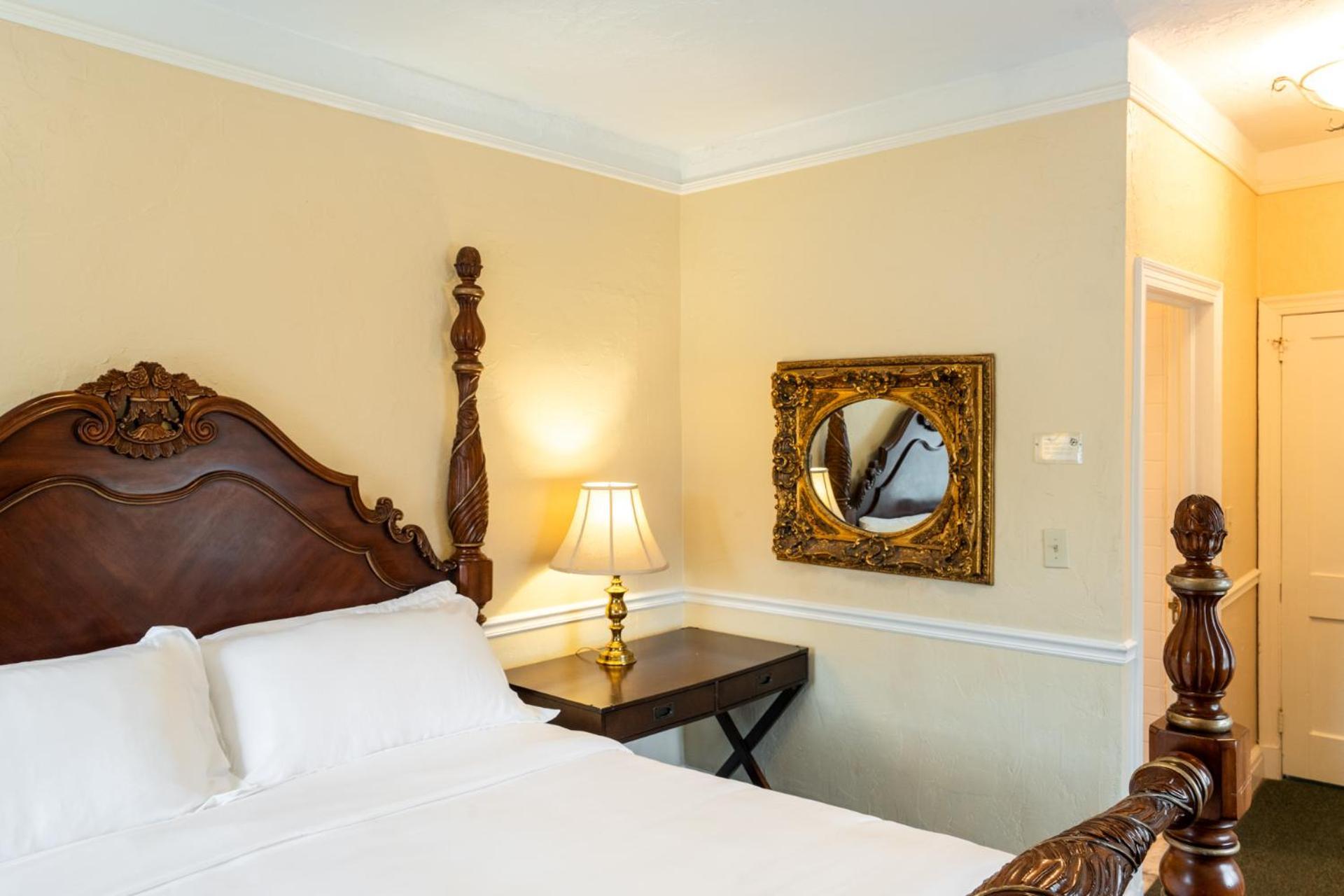 Lake Lure Inn And Spa エクステリア 写真