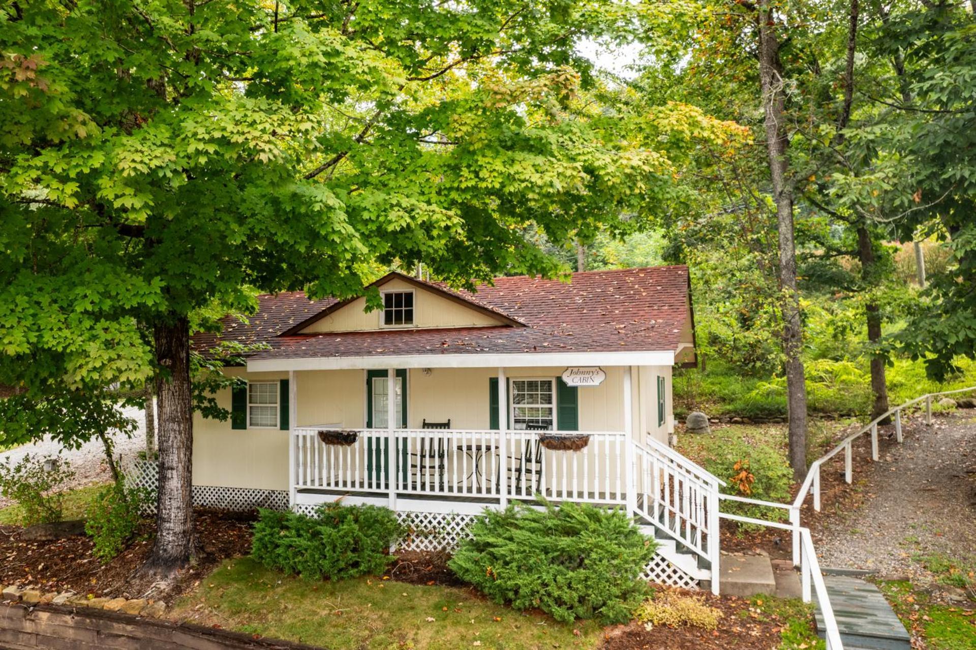 Lake Lure Inn And Spa エクステリア 写真