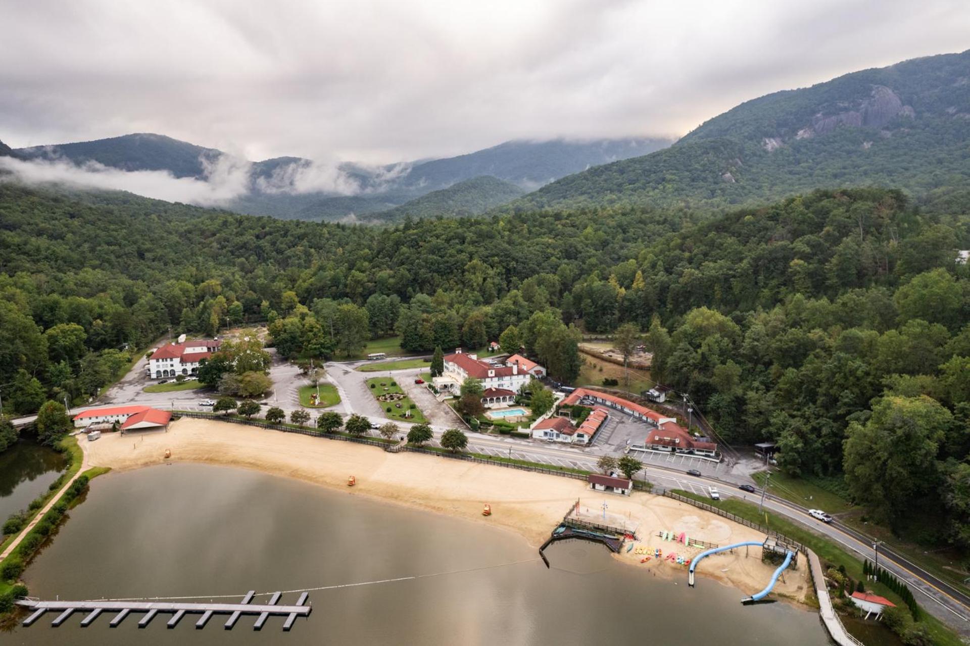 Lake Lure Inn And Spa エクステリア 写真
