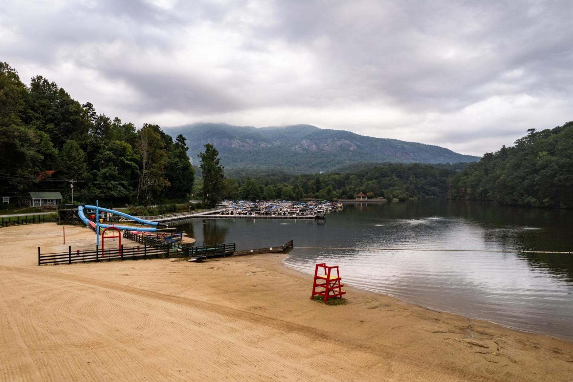 Lake Lure Inn And Spa エクステリア 写真