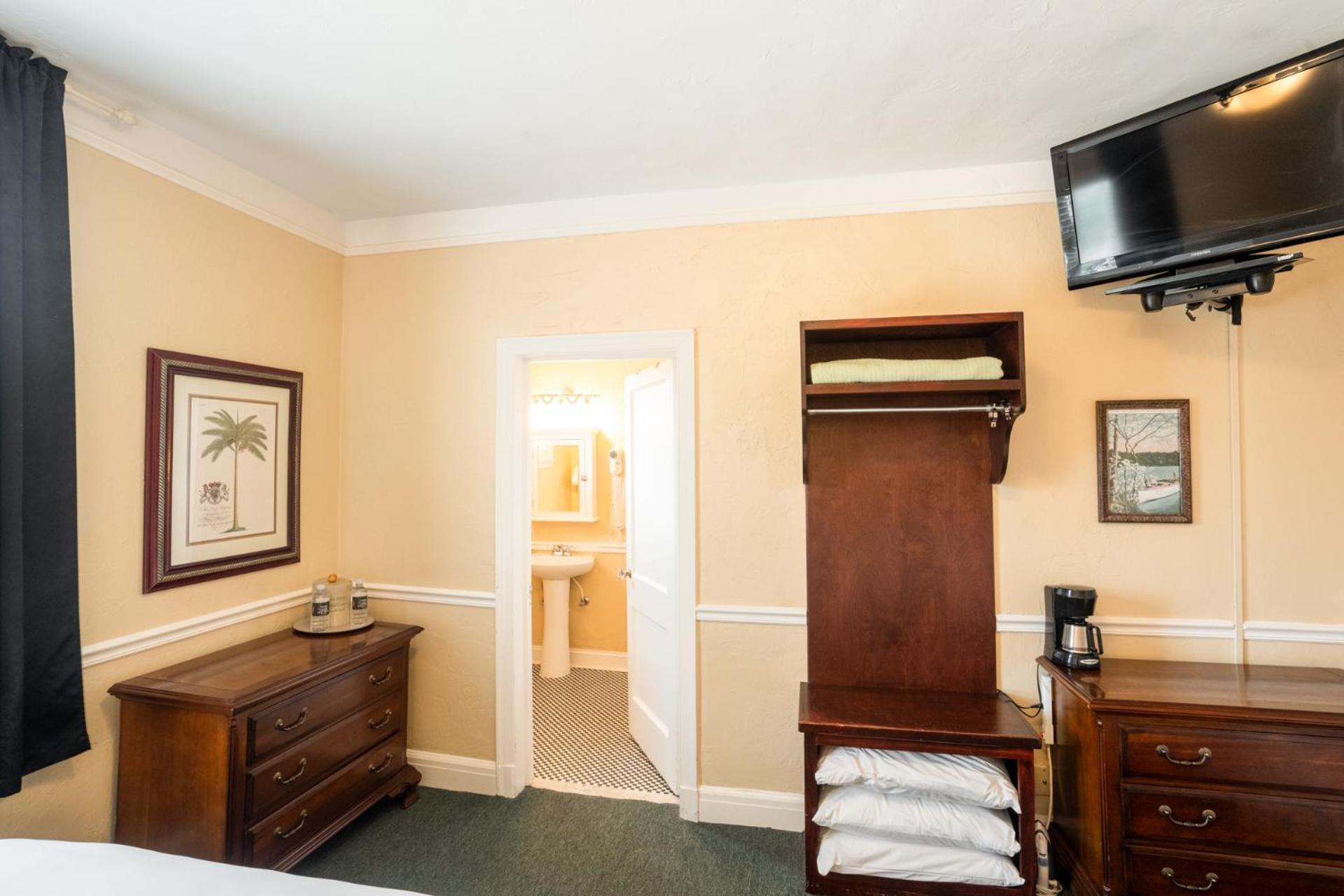 Lake Lure Inn And Spa エクステリア 写真